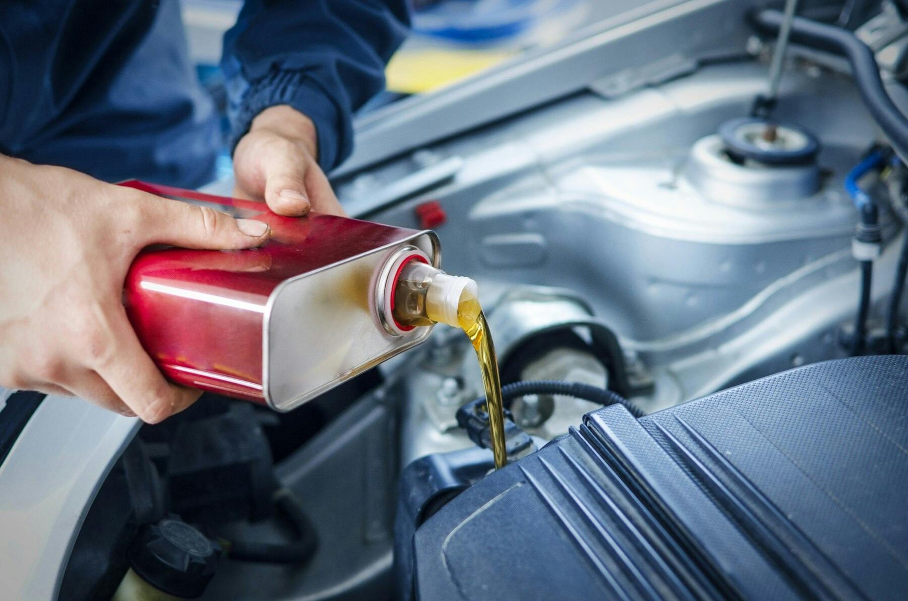 Pamiętaj o systematycznej wymianie oleju i filtrów w celu zachowania jak najlepszego stanu twojego samochodu.